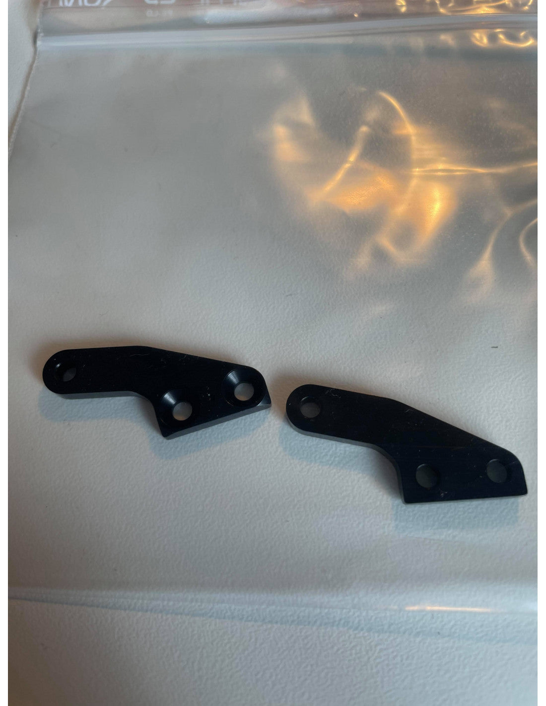 XB8 ALU STEERING PLATE - SWISS 7075 T6 (L+R)